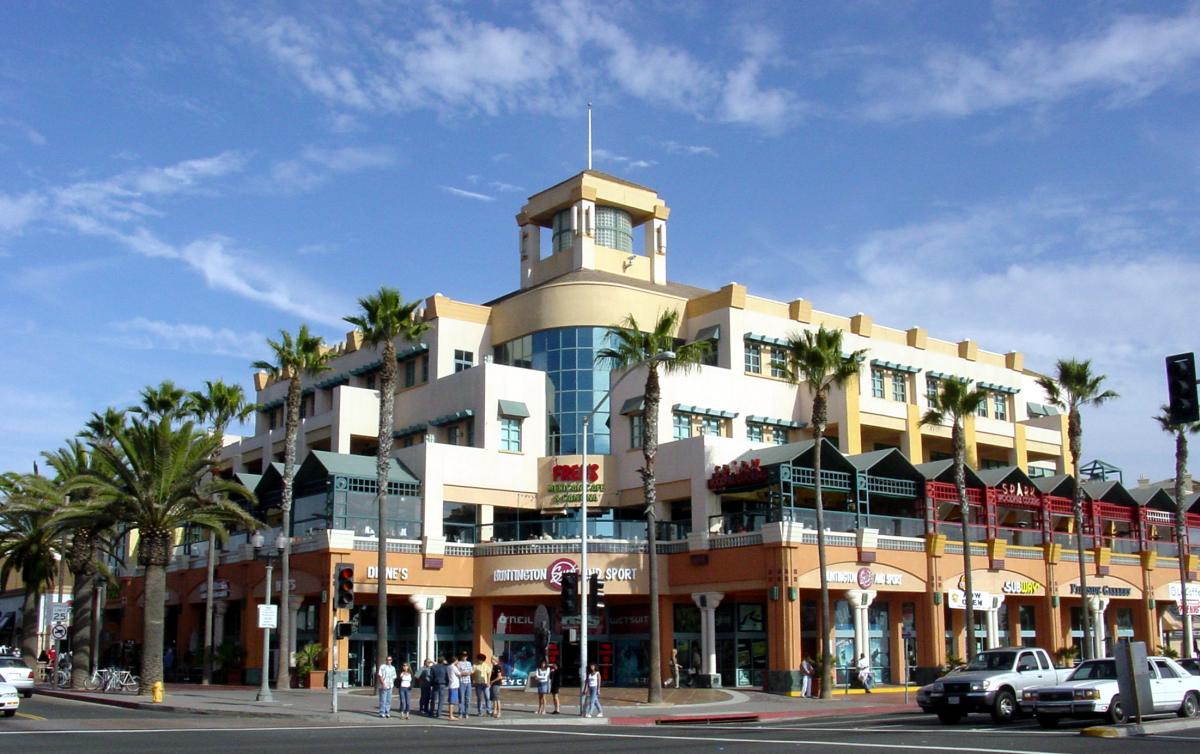 Image of Downtown Huntington Beach